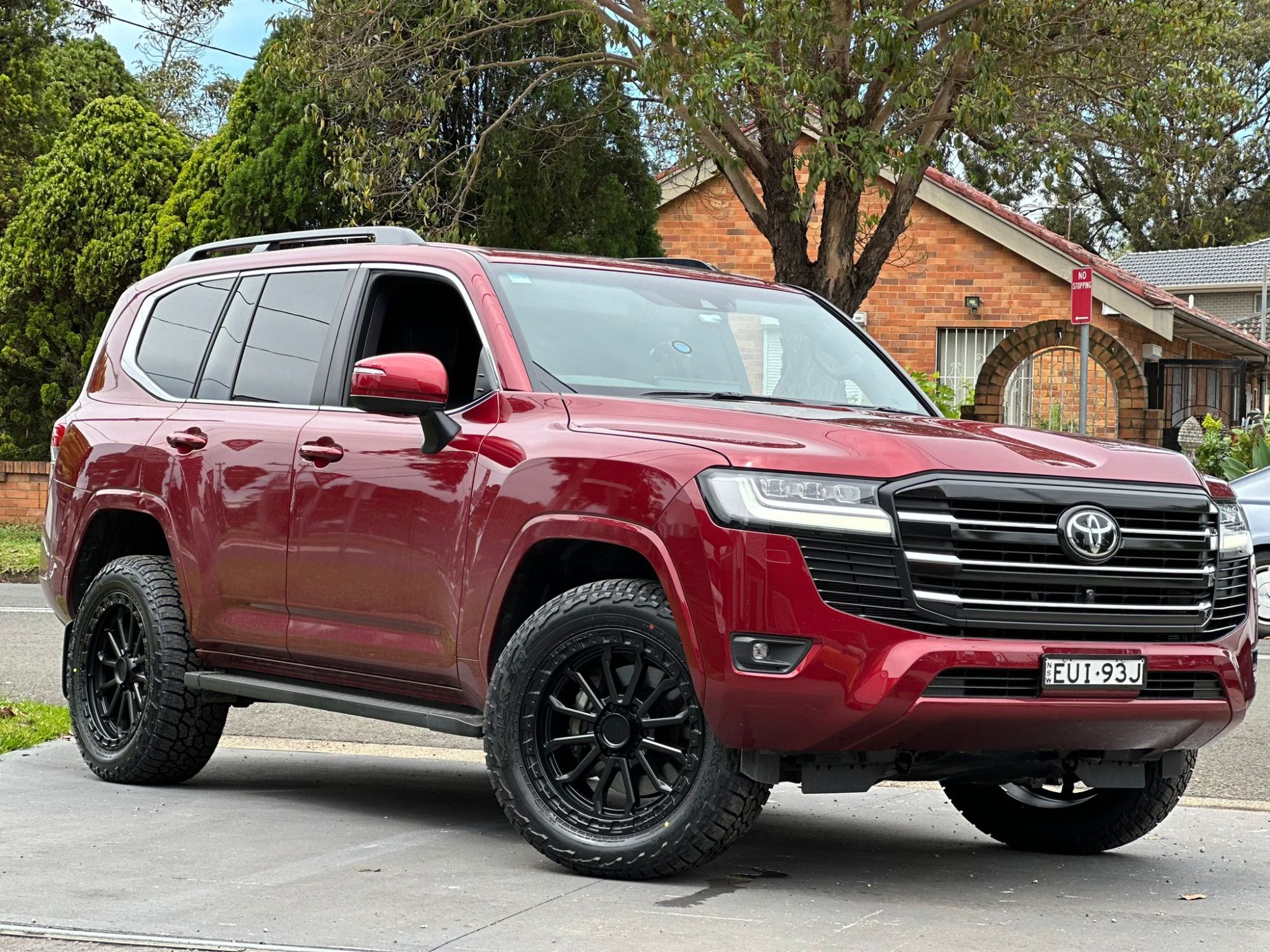 TOYOTA LANDCRUISER 2023
