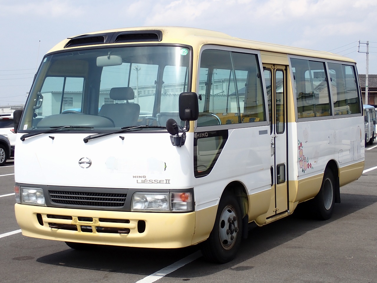 Hino Liesse II